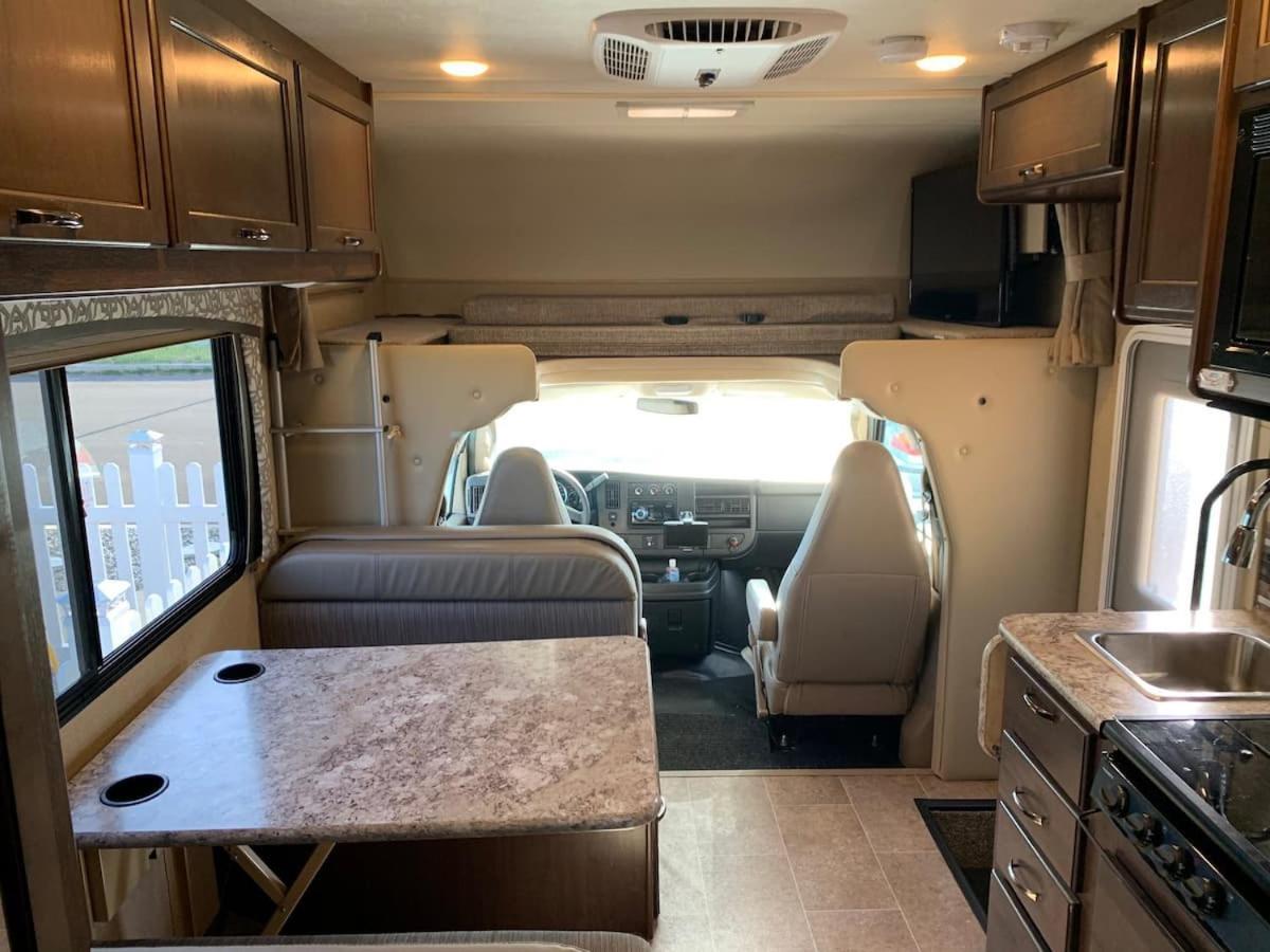 Aj-xl Rv Los Angeles
